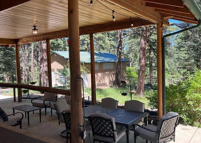 Cozy Cabin On The Creek