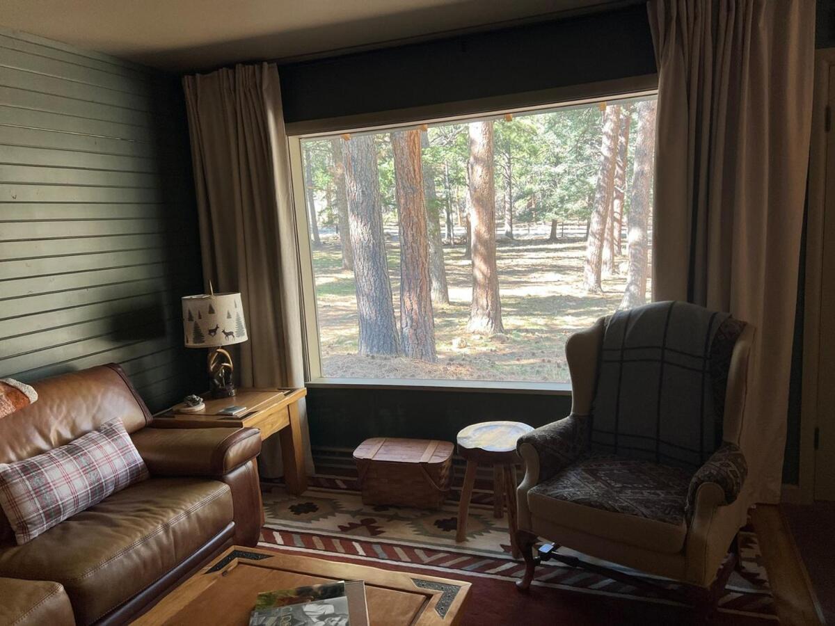 Cozy On The Creek Colorado City